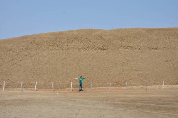 A grande muralha de um dos palácios  de Chan Chan, em Trujillo, no Peru